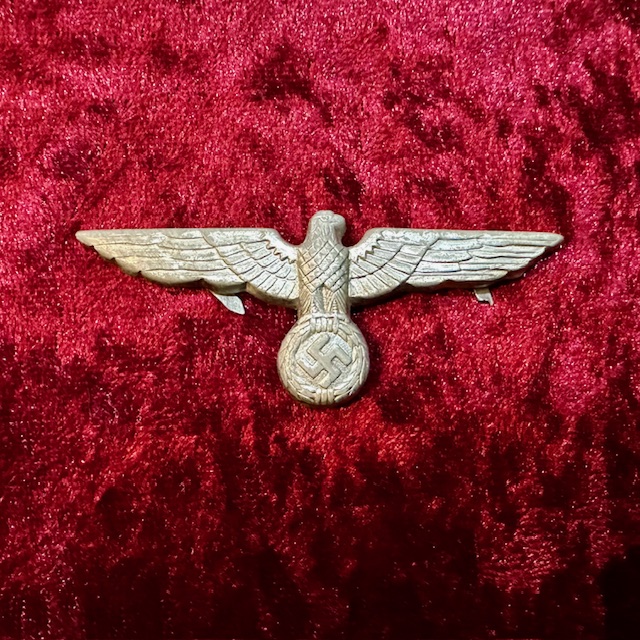 Ref: XXX - WW2 German Army (Heer) Cap Badge.
